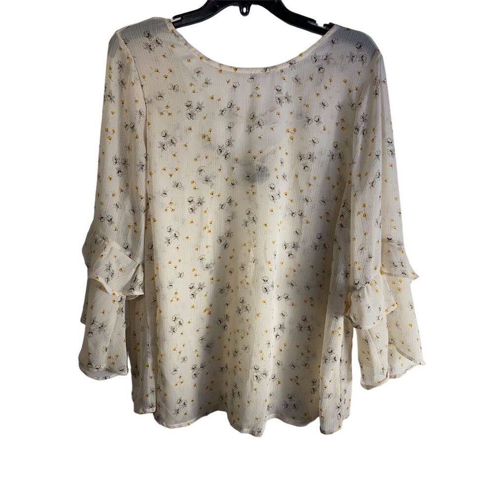 Torrid Women's Floral Chiffon Blouse Size 1x 14-16 Bell Sleeve Ruffle Top Sheer